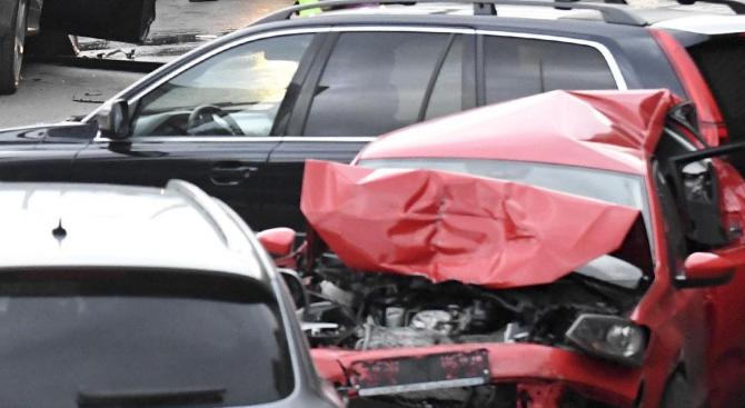 През изминалото денонощие в страната са станали седем катастрофи при