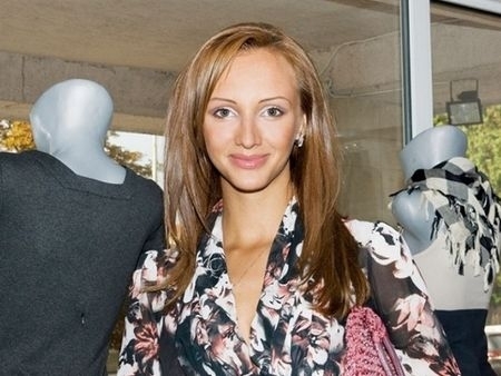 Шофьорската книжка на носителката на приза Мис България 2007 Юлия