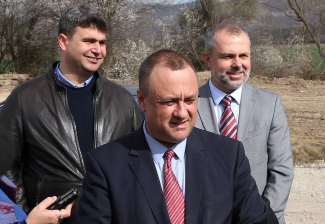 Срокът за пускане на част от пътя Мездра Ботевград ще бъде