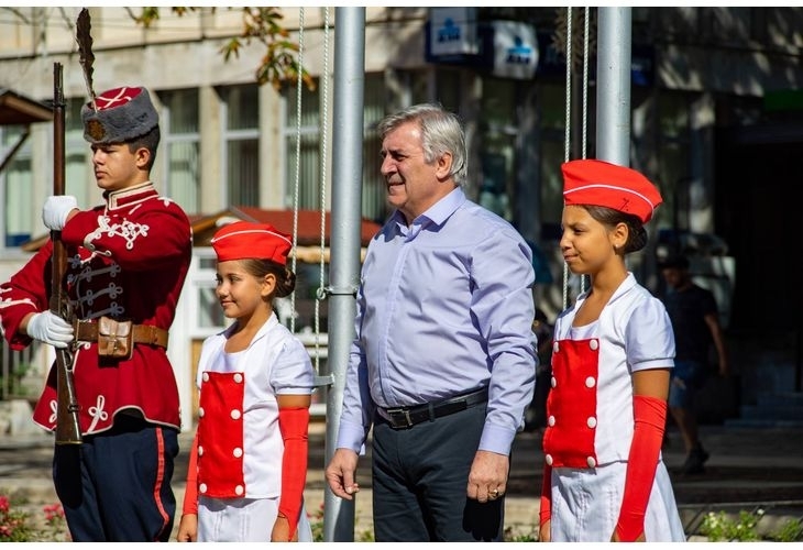 С тържество на градския площад Община Мездра ще отбележи 138 ата