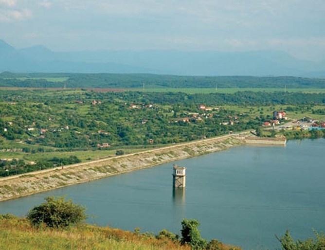 С близо един метър се покачи нивото на язовир Огоста