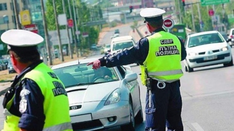 Полицейски служители са хванали поредния нарушител на мерките срещу коронавируса