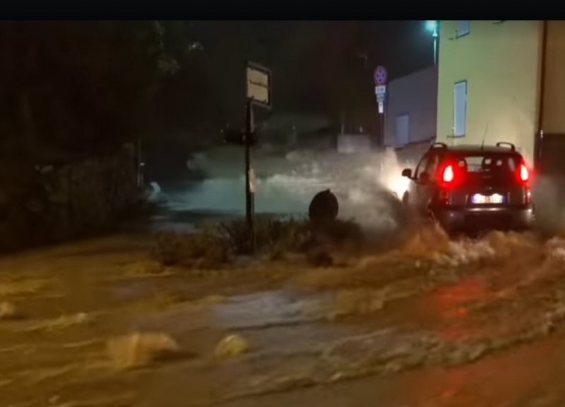 Интензивни валежи създадоха сериозни проблеми в Северна Италия през последните