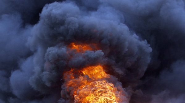 Най малко петима души загинаха и 20 са ранени при