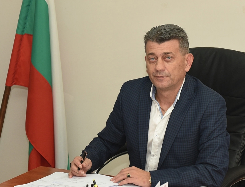 Кметът на Лом д р Георги Гаврилов поздрави полицаите по случай