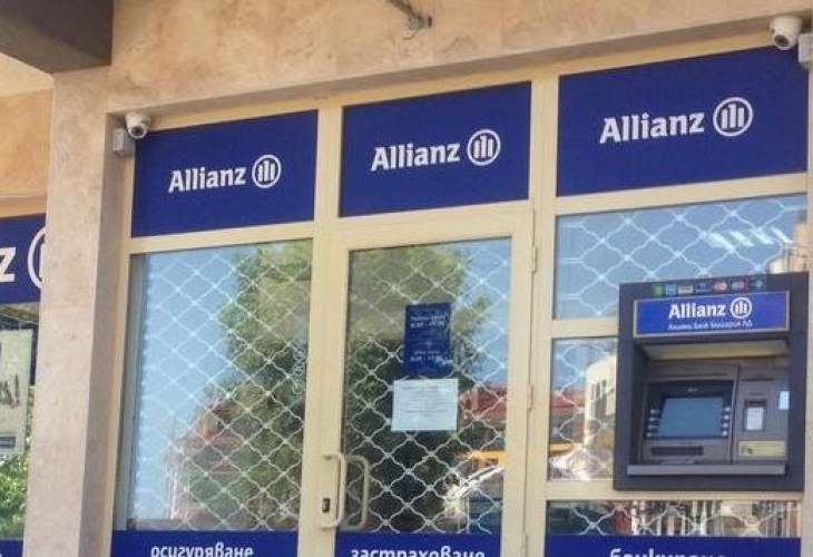 Бандитите които извършиха кражба от банка в Несебър са задигнали