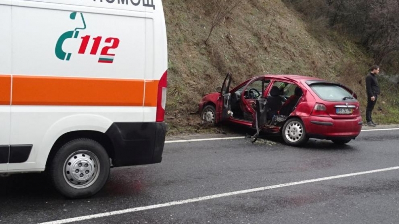 Тежка катастрофа е блокирала за кратко движението по Е 79 край