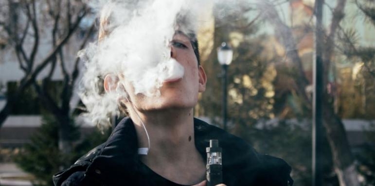 Полицаи откриха наркотици в елека на ученик от Георги Дамяново