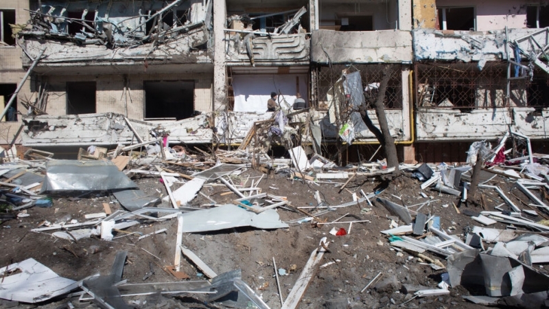 Властите на украинския град Мариупол казаха че 300 души са