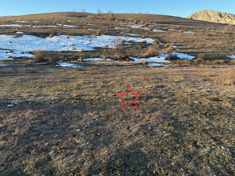 Само в BulNews! Странни неща се случват на мястото на Околчица, където беше открит кемпера с 3 трупа, появи се загадъчна вила /снимки/