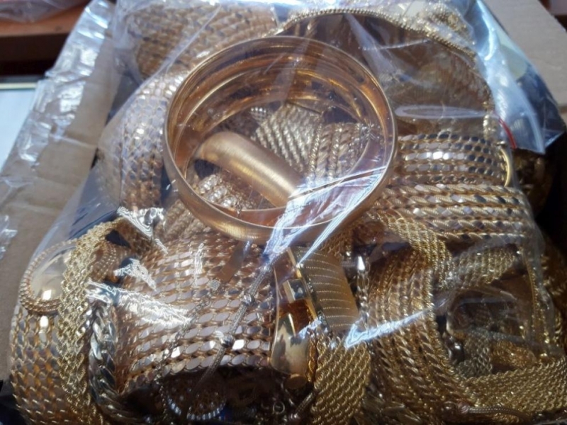 Митническите служители задържаха над 2 6 кг златни накити при три проверки извършени