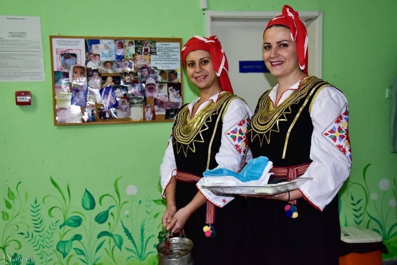 На 21 януари традиционно се отбелязва Бабинден обявен през 1951