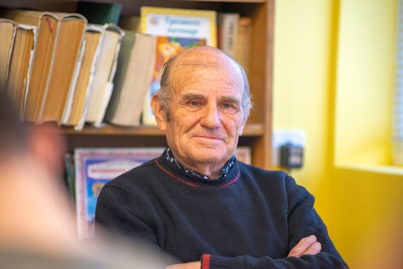 В навечерието на Рождество Христово Йото Йотов подреди в Община