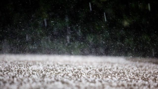 Жълт код за обилни валежи и гръмотевични бури е в