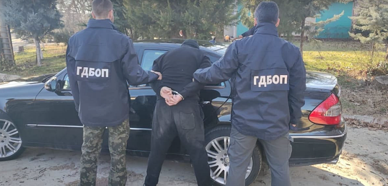 Полицаи са заловили известен дилър в Мездра научи агенция BulNews