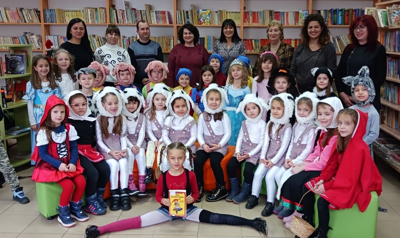 С празнична програма библиотеката при Народно читалище Развитие 1869 във Враца