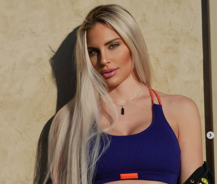 Небезизвестната фенка на Аталанта Франческа Брамбила отново провокира феновете