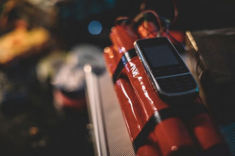 Силна бомбена експлозия тази сутрин предизвика значителни щети върху няколко къщи