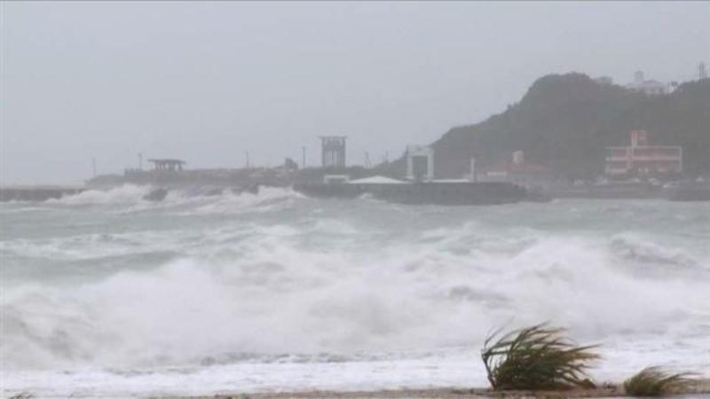 Тайфунът Талас се приближи днес до бреговете на Япония предизвиквайки