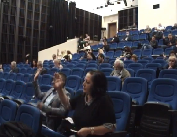 Общинската съветничка Владислава Лакова и колегите й поискаха община Враца