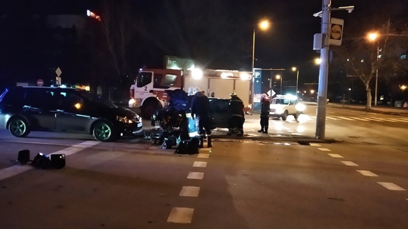 Две коли се блъснаха в Бяла Слатина съобщиха от МВР