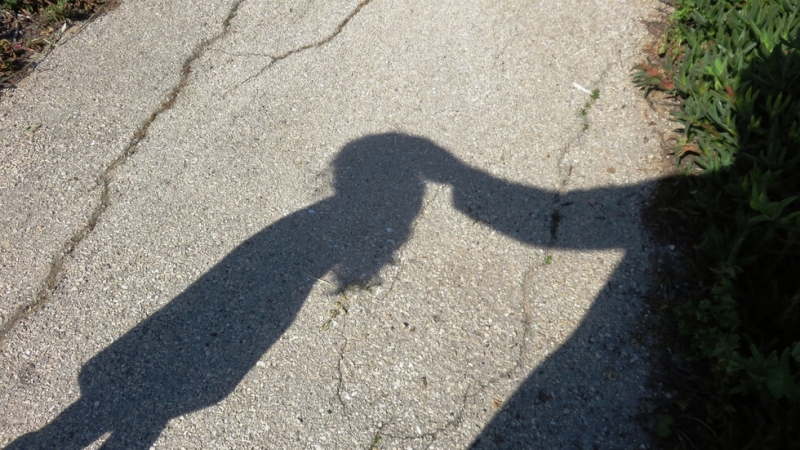 Осъдиха условно педофил, спал със 7-годишно дете в продължение на 4 години