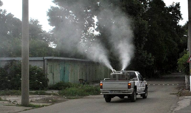 Пръскат срещу комари в община Лом