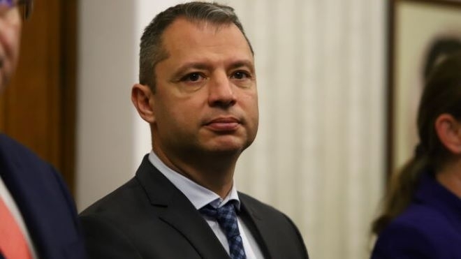 Делян Добрев: Как може да имаме финансов министър, занимавал се с международни измами