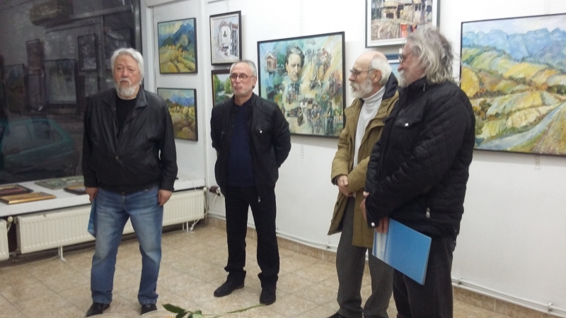 Повече от 60 платна живопис с много багри настроение и цветни емоции