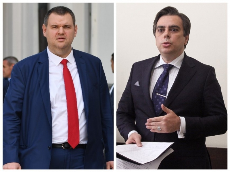 Пеевски изпрати доклада за митниците до службите, Асен Василев го нарече "чалга версия на холивудски сценарий"