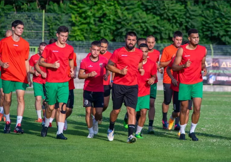 3 3 завърши контролата в Мездра между местния Локомотив и Дреновец