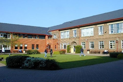 Училища в цяла Великобритания затвориха врати и не приемат ученици