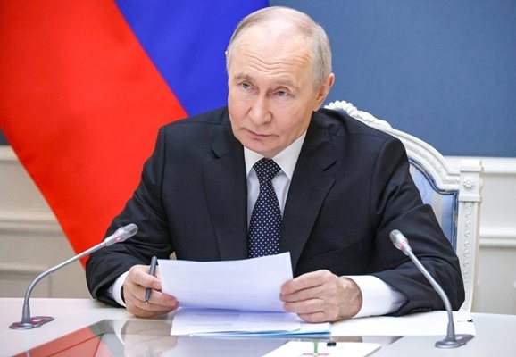 Владимир Путин опрощава дълговете на новите руски войници, които се бият срещу Украйна