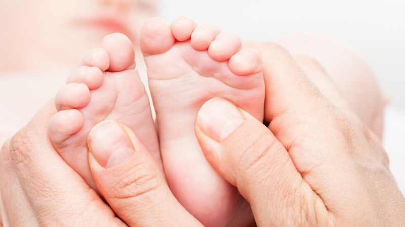 Установена е жената която изостави бебе пред болницата в Петрич