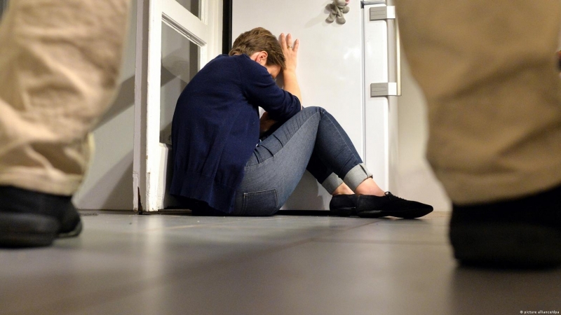 Въпреки ограничителна заповед: Мъж преби жестоко майка си във Вършец