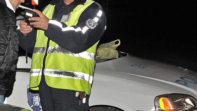 Полицаи са хванали пиян шофьор зад волана на БМВ в