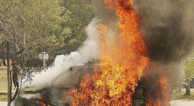 Лек автомобил е горял в Лом съобщиха от пресцентъра на