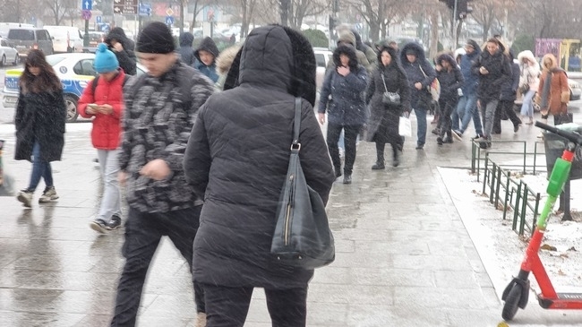 Румъния продължава да е в плен на студа и снега