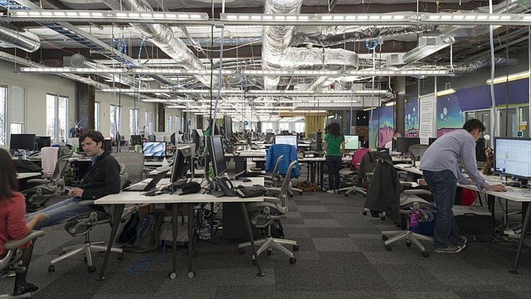 Четири офиса на Facebook в САЩ са били евакуирани заради