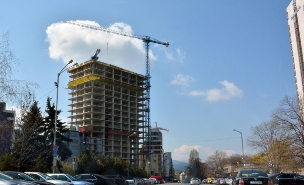 В писмо до медиите ДНСК уведомява че спира строежа на