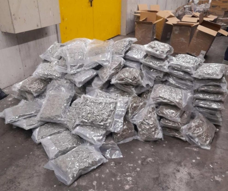 Откриха 145.11 кг марихуана в товарен автомобил при съвместна проверка