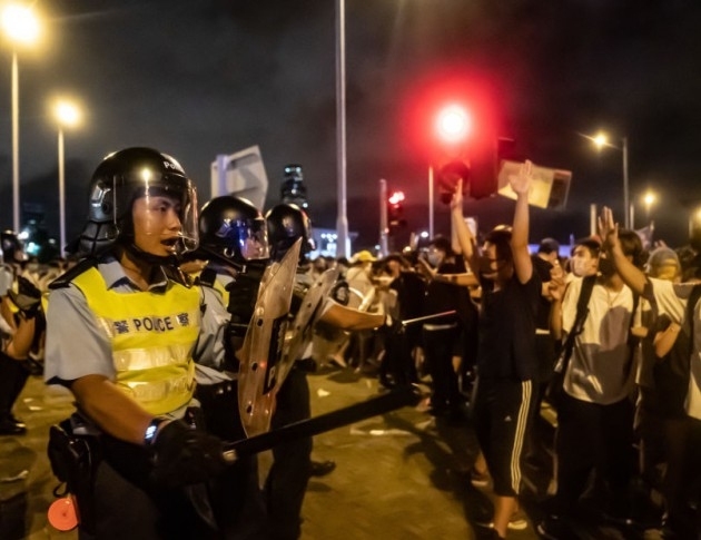 Администрацията на Хонконг взе решение да отложи придвижването на законопроекта