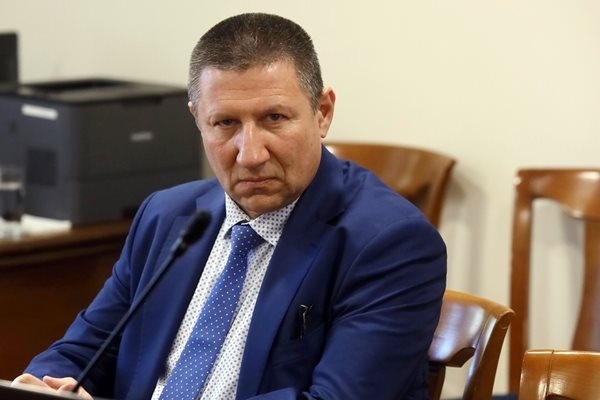 Борислав Сарафов поиска имунитета на шестима народни представители Първата е Лена