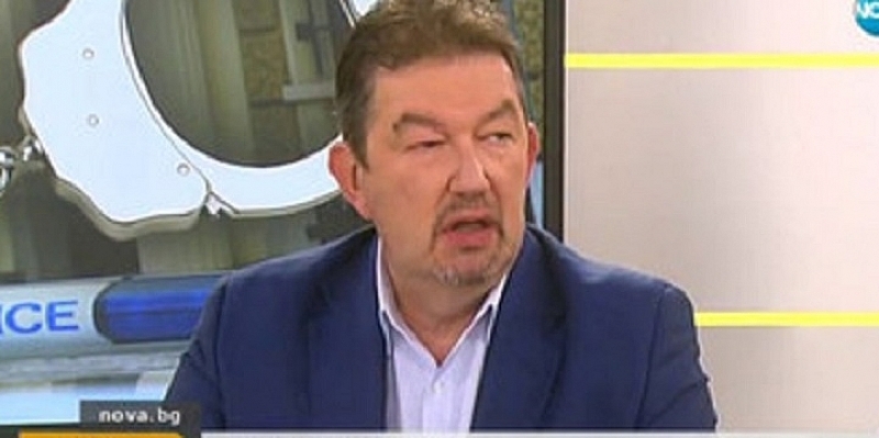 Адвокат Константин Симеонов: Цветан Василев няма да се връща, страх го е да не го убият в ареста