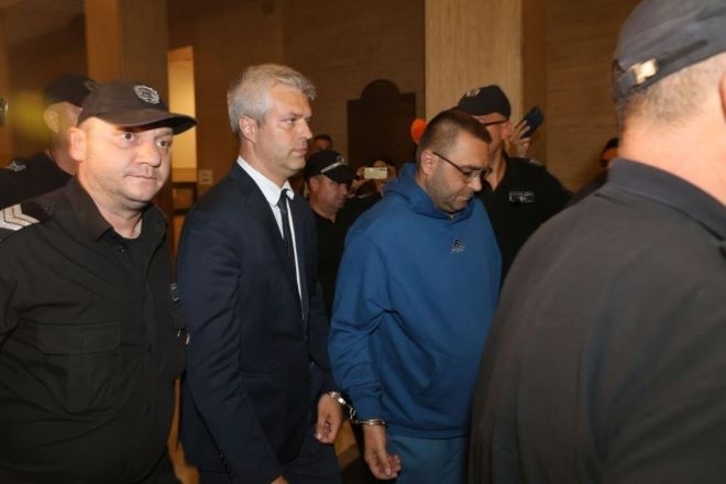 Кметът на Варна Благомир Коцев и трима други остават в ареста с постоянна мярка