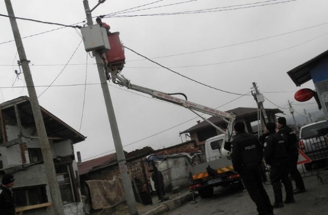 По време на полицейска акция по врачанските села униформени са