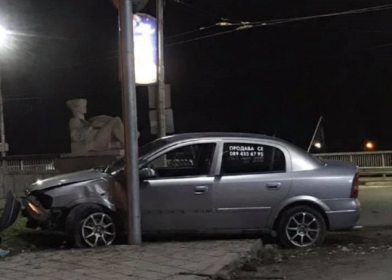 Тийнейджър от Монтанско е причинил катастрофа при която пострадала неговата