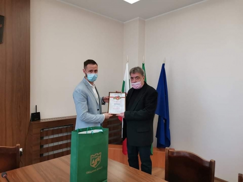 Над 20 участници се включиха в конкурса за коледна украса