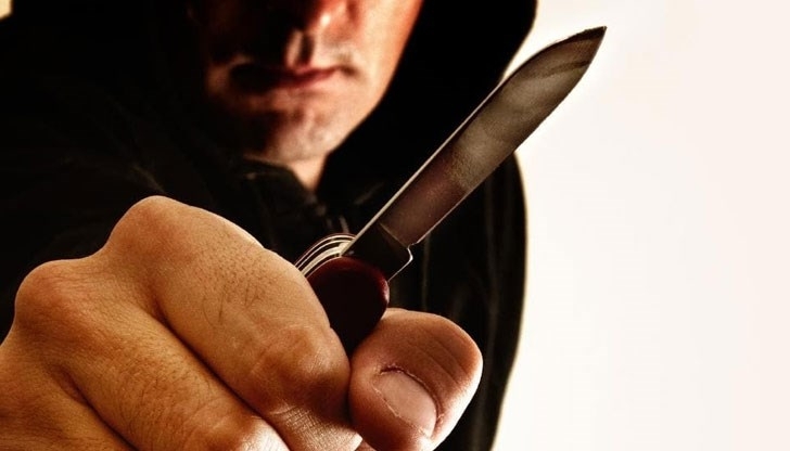 17 годишен младеж е бил намушкан в Бургас съобщават от полицията