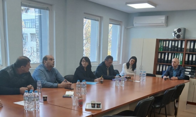 РИОСВ – Враца проведе работна среща с кметове от областта относно управлението на отпадъците /снимки/